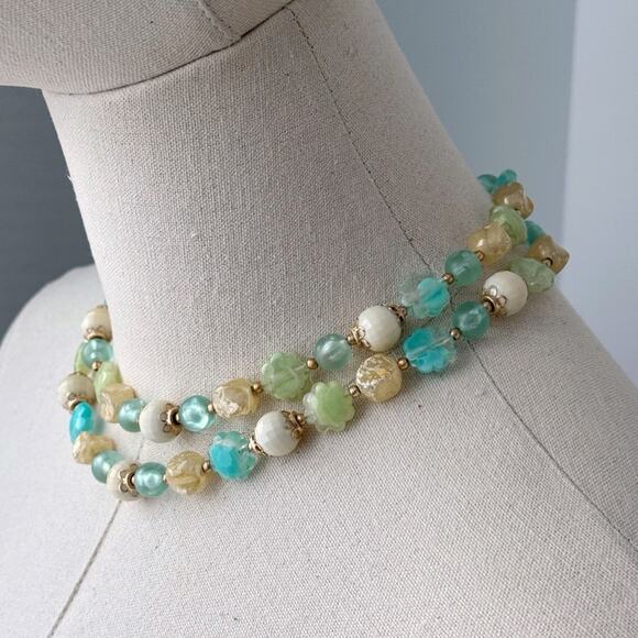 Vintage Aqua Blue Green Beige Beaded Double Layered Estate Short Necklace 20” - Picture 3 of 5